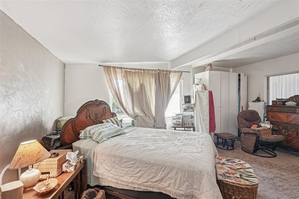 Activo con contrato: $269,000 (2 camas, 2 baños, 1232 Pies cuadrados)