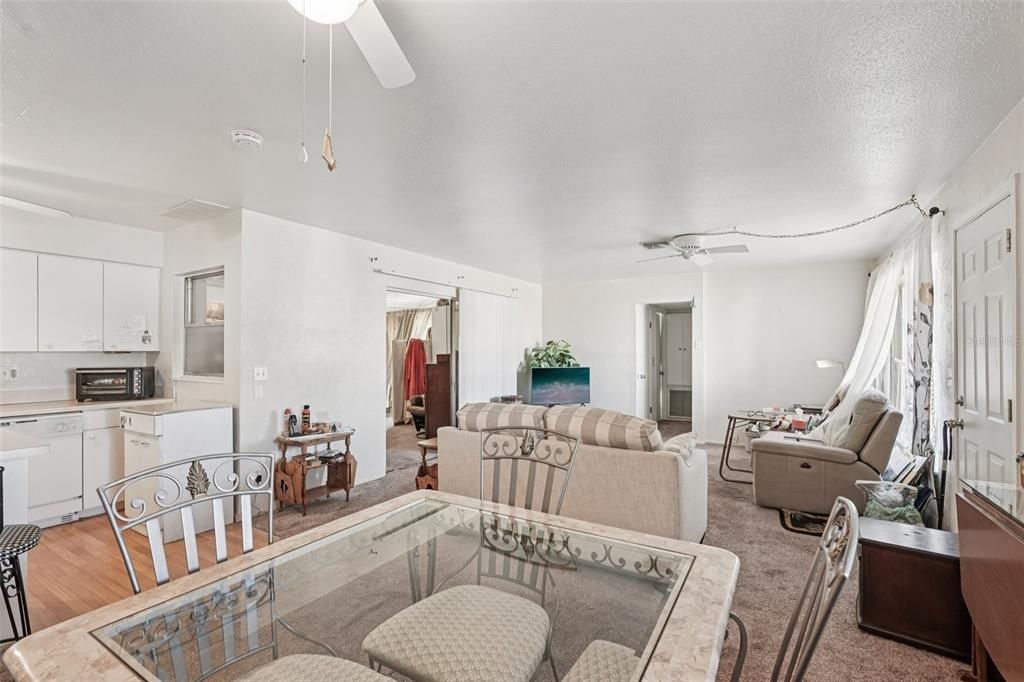 Activo con contrato: $269,000 (2 camas, 2 baños, 1232 Pies cuadrados)