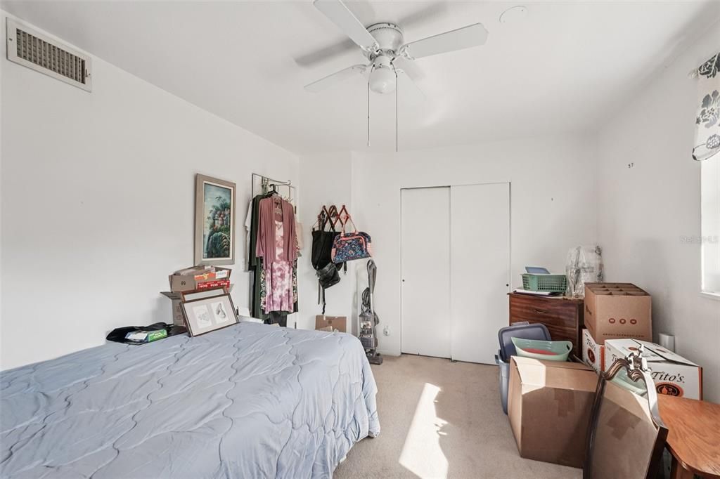 Activo con contrato: $269,000 (2 camas, 2 baños, 1232 Pies cuadrados)