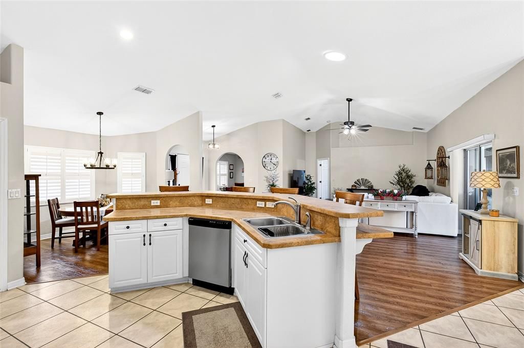 For Sale: $279,900 (3 beds, 2 baths, 2147 Square Feet)