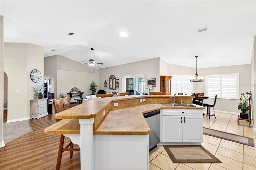 For Sale: $279,900 (3 beds, 2 baths, 2147 Square Feet)