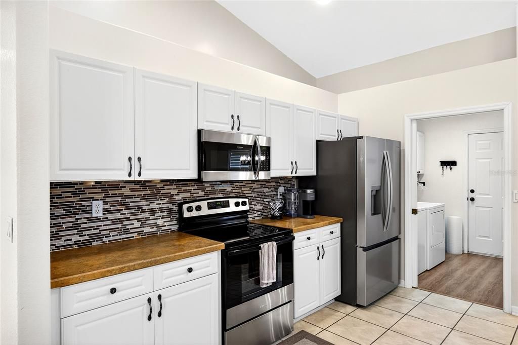 For Sale: $279,900 (3 beds, 2 baths, 2147 Square Feet)