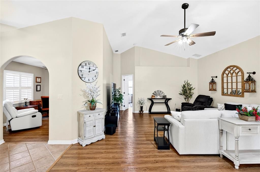 For Sale: $279,900 (3 beds, 2 baths, 2147 Square Feet)