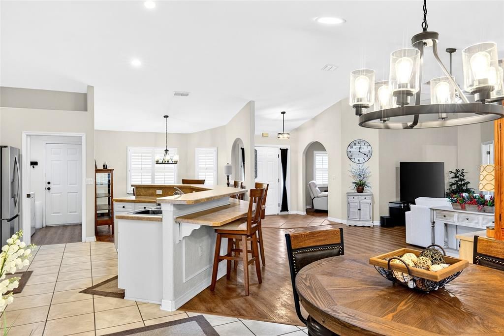 For Sale: $279,900 (3 beds, 2 baths, 2147 Square Feet)