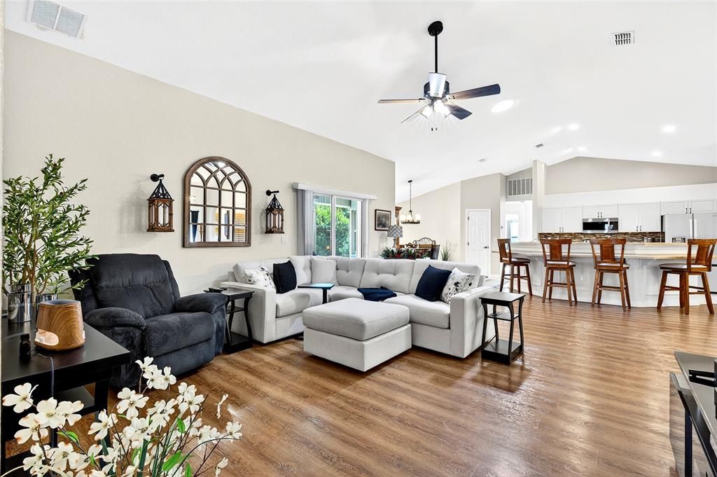 For Sale: $279,900 (3 beds, 2 baths, 2147 Square Feet)