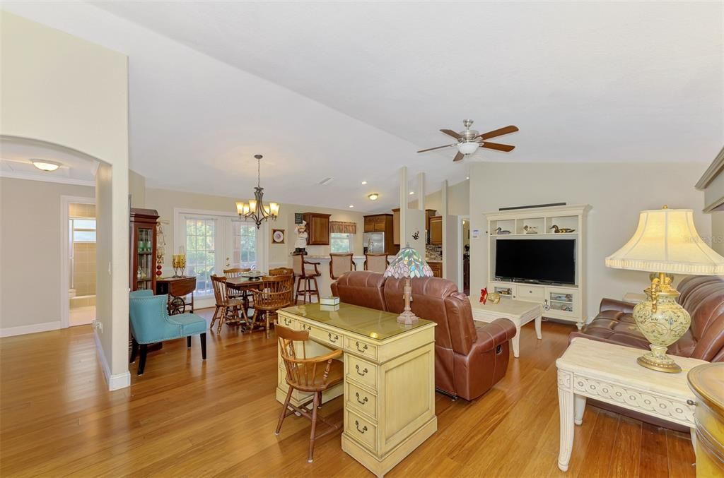 Active With Contract: $279,000 (3 beds, 2 baths, 1562 Square Feet)