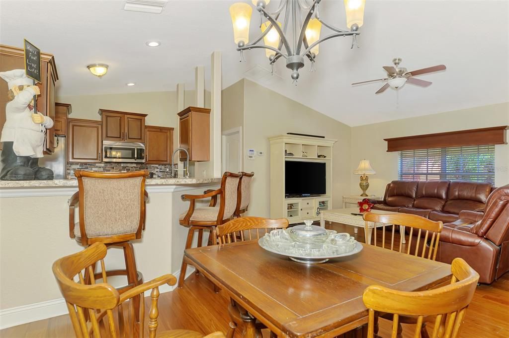 Active With Contract: $279,000 (3 beds, 2 baths, 1562 Square Feet)