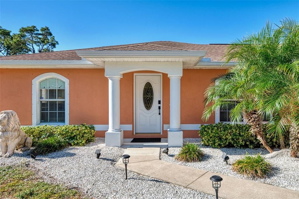 Active With Contract: $279,000 (3 beds, 2 baths, 1562 Square Feet)