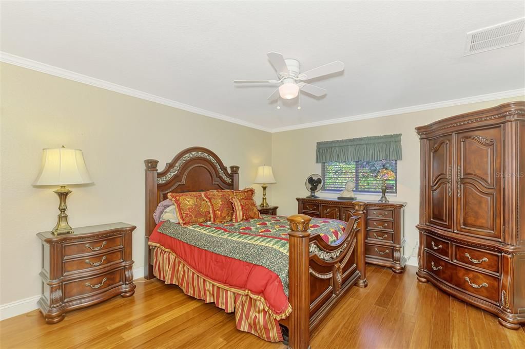 Active With Contract: $279,000 (3 beds, 2 baths, 1562 Square Feet)