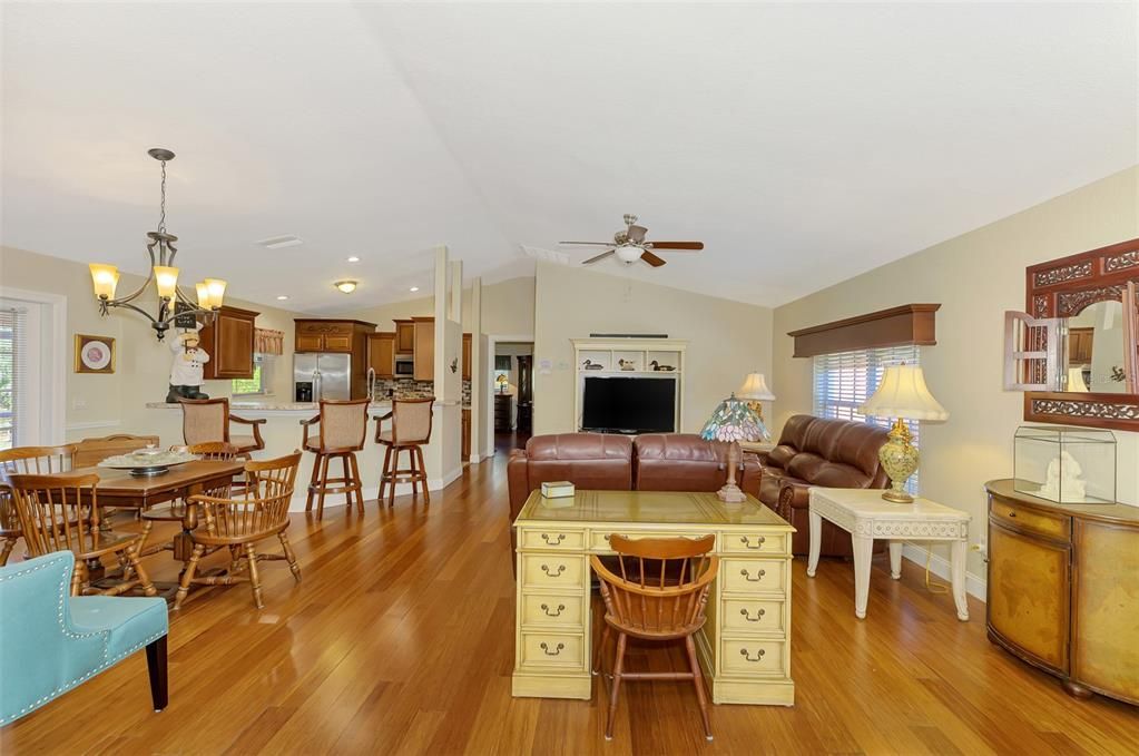 Active With Contract: $279,000 (3 beds, 2 baths, 1562 Square Feet)