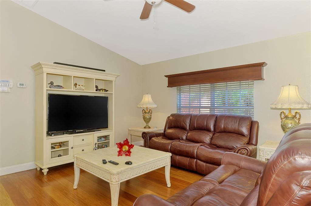 Active With Contract: $279,000 (3 beds, 2 baths, 1562 Square Feet)