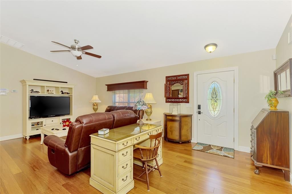 Active With Contract: $279,000 (3 beds, 2 baths, 1562 Square Feet)