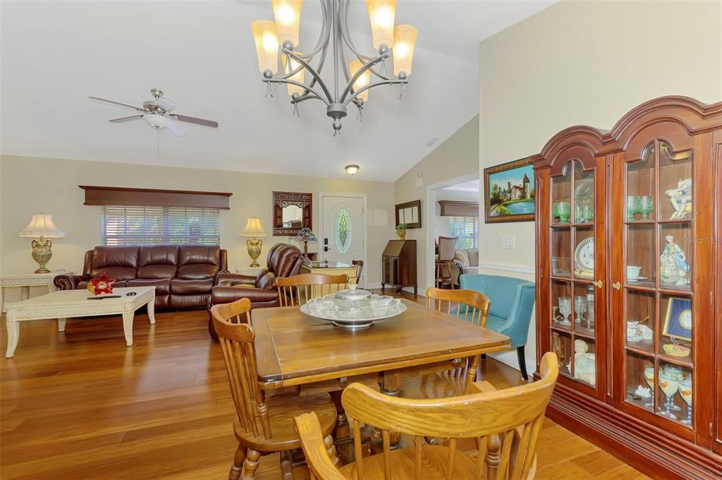 Active With Contract: $279,000 (3 beds, 2 baths, 1562 Square Feet)