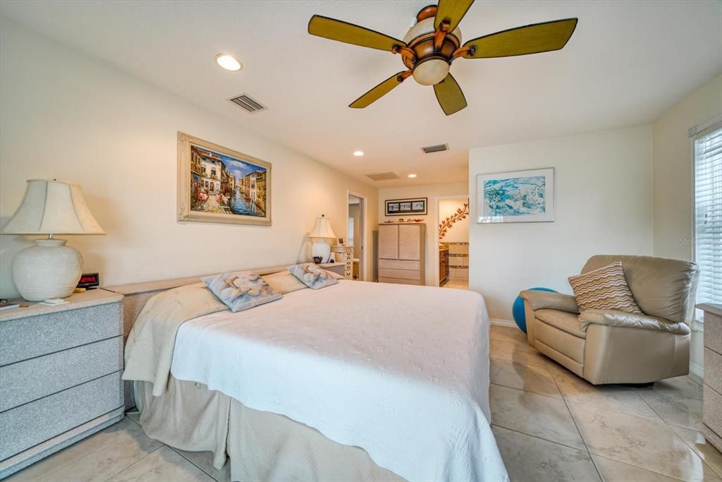 待售: $1,599,999 (3 贝兹, 3 浴室, 2468 平方英尺)