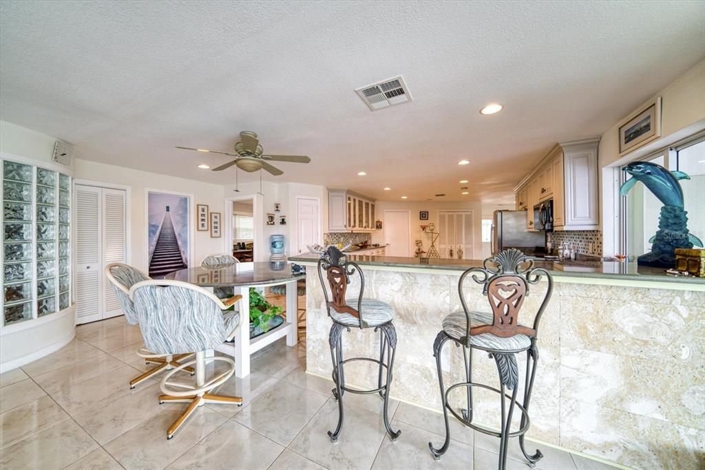 待售: $1,599,999 (3 贝兹, 3 浴室, 2468 平方英尺)