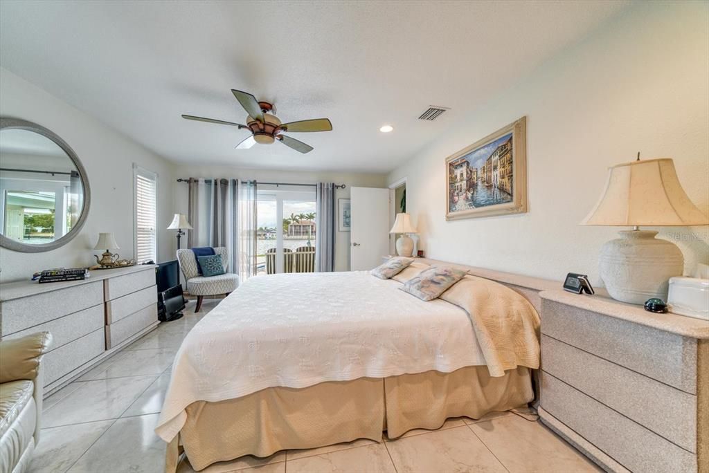 待售: $1,599,999 (3 贝兹, 3 浴室, 2468 平方英尺)