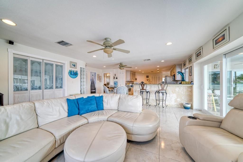 待售: $1,599,999 (3 贝兹, 3 浴室, 2468 平方英尺)