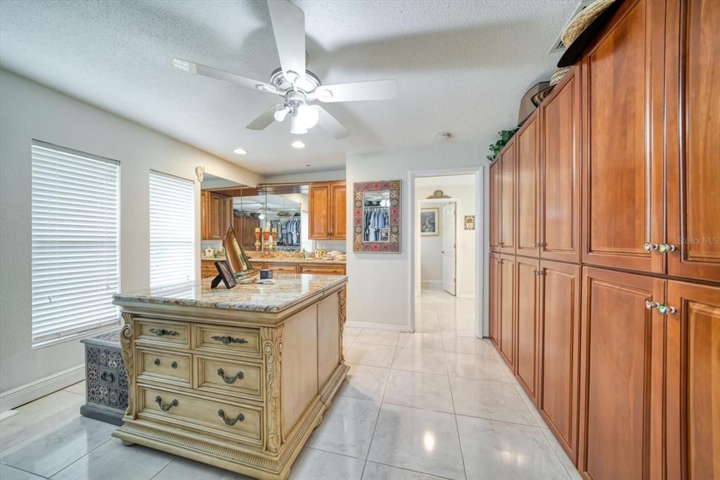 待售: $1,599,999 (3 贝兹, 3 浴室, 2468 平方英尺)