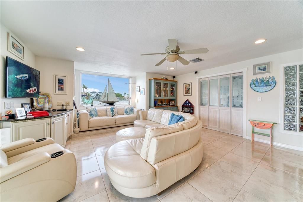 待售: $1,599,999 (3 贝兹, 3 浴室, 2468 平方英尺)