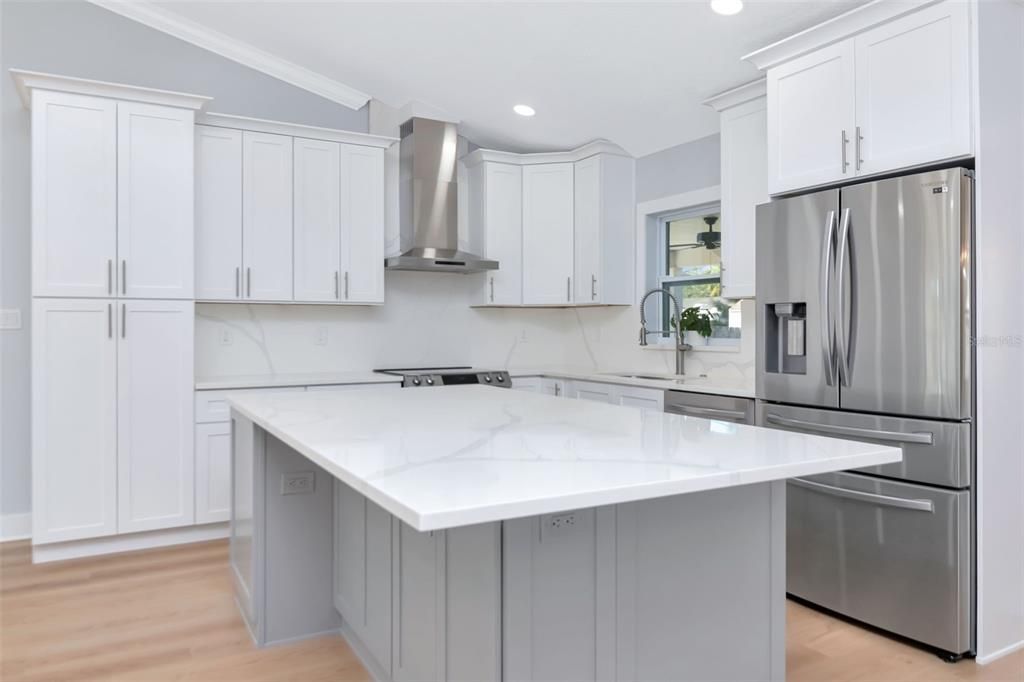 Active With Contract: $534,000 (3 beds, 2 baths, 1477 Square Feet)