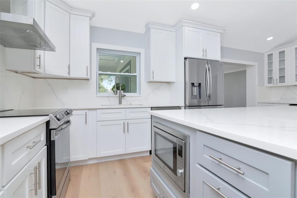 Active With Contract: $534,000 (3 beds, 2 baths, 1477 Square Feet)