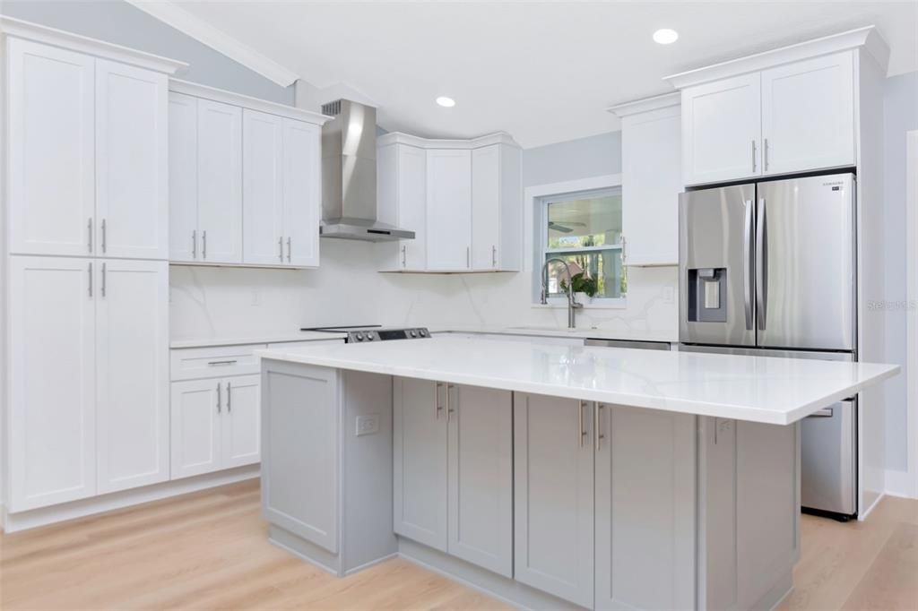 Active With Contract: $534,000 (3 beds, 2 baths, 1477 Square Feet)