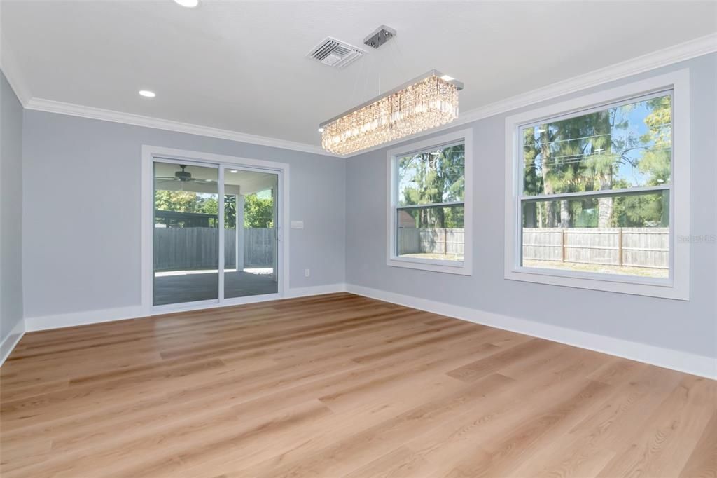 Active With Contract: $534,000 (3 beds, 2 baths, 1477 Square Feet)