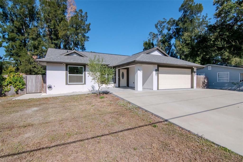 Active With Contract: $534,000 (3 beds, 2 baths, 1477 Square Feet)