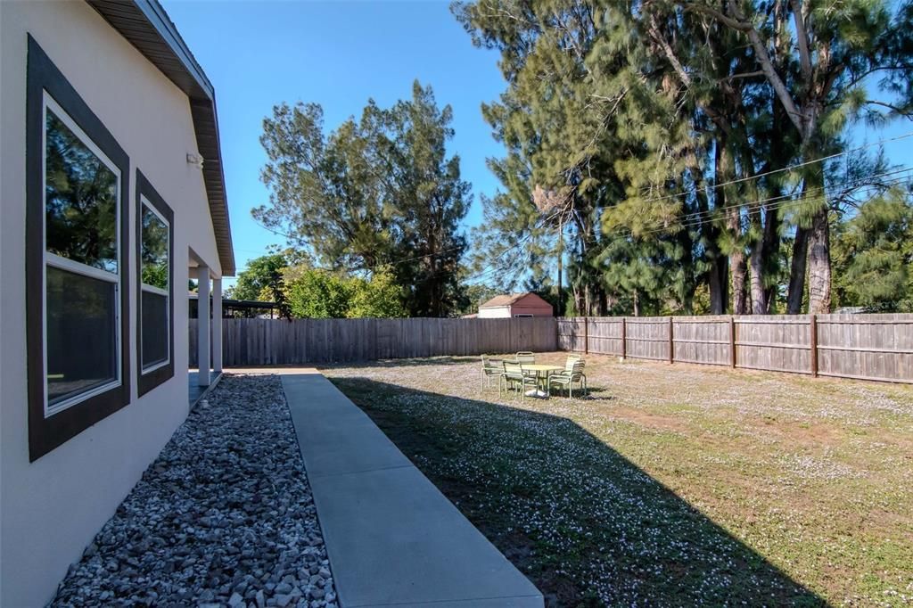 Active With Contract: $534,000 (3 beds, 2 baths, 1477 Square Feet)