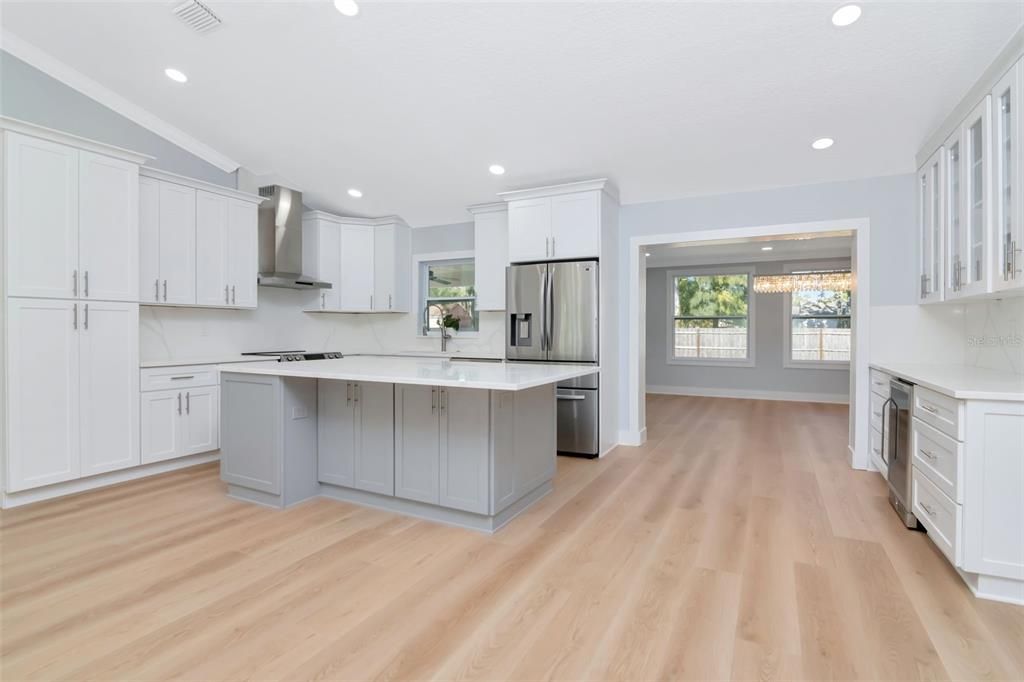 Active With Contract: $534,000 (3 beds, 2 baths, 1477 Square Feet)