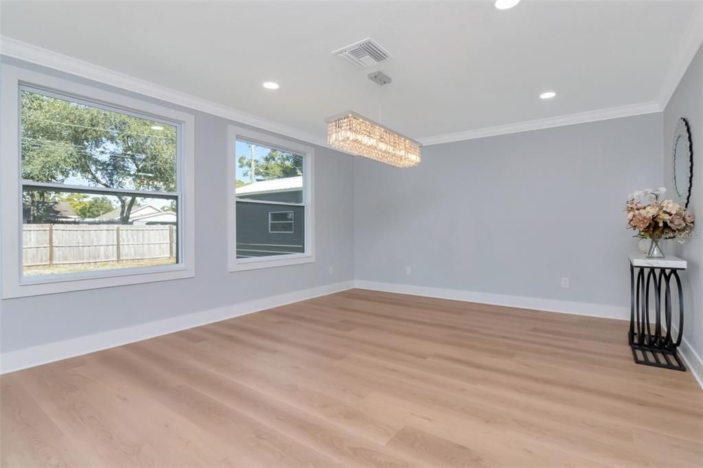 Active With Contract: $534,000 (3 beds, 2 baths, 1477 Square Feet)