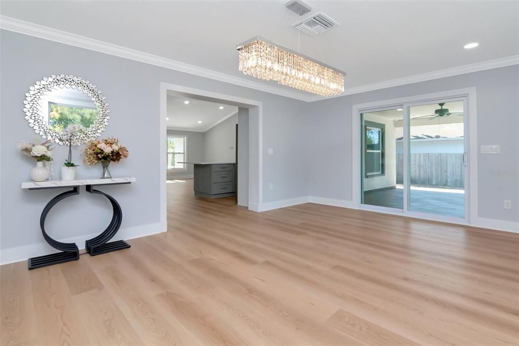 Active With Contract: $534,000 (3 beds, 2 baths, 1477 Square Feet)