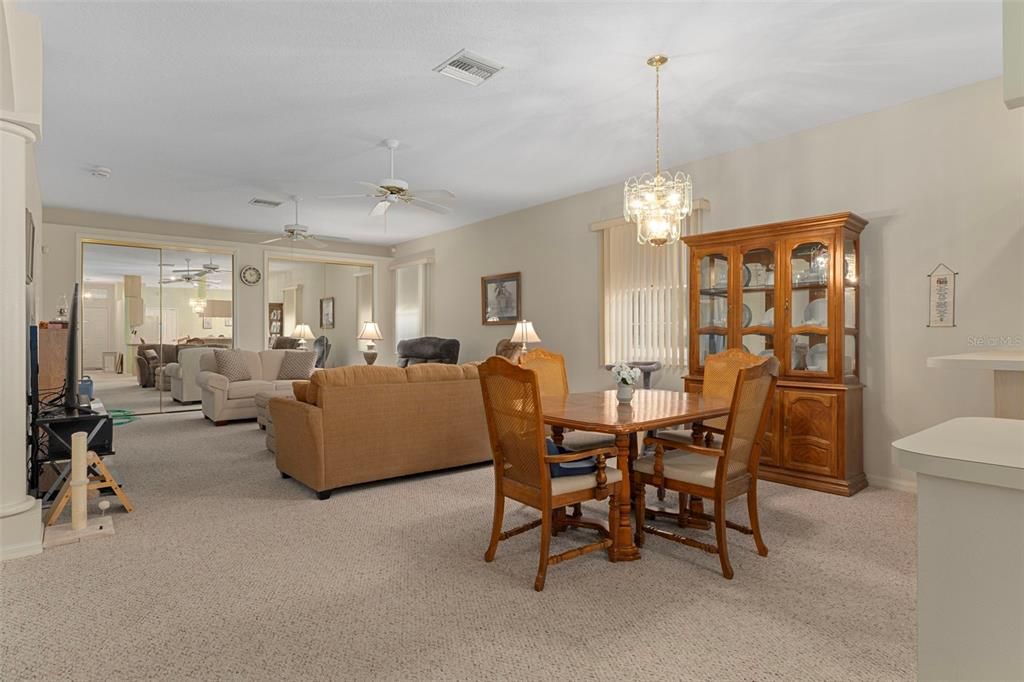 待售: $244,000 (2 贝兹, 2 浴室, 1738 平方英尺)