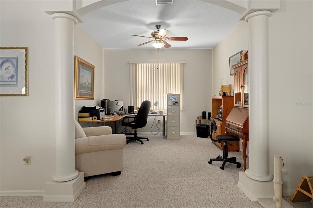 待售: $244,000 (2 贝兹, 2 浴室, 1738 平方英尺)