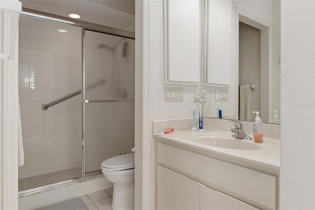 待售: $244,000 (2 贝兹, 2 浴室, 1738 平方英尺)