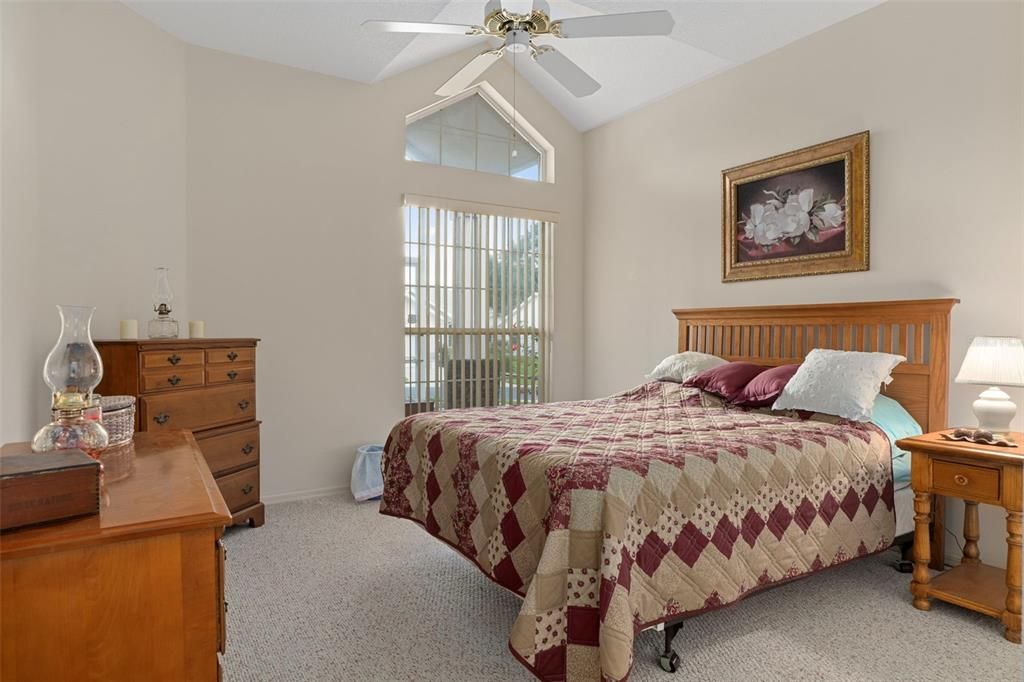 待售: $244,000 (2 贝兹, 2 浴室, 1738 平方英尺)