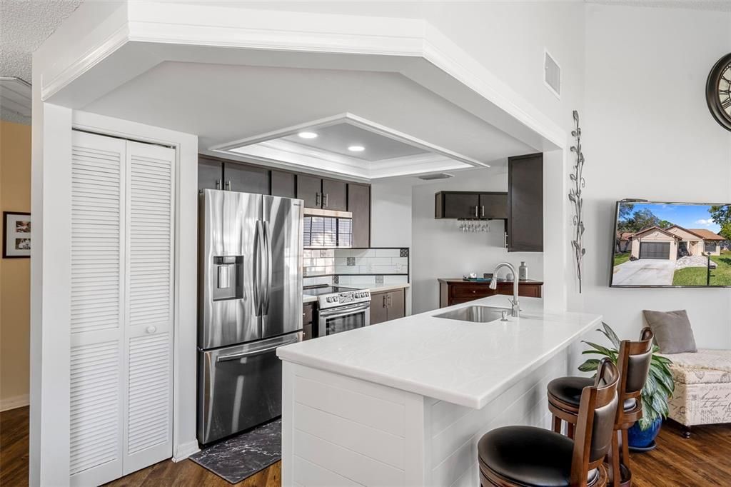 For Sale: $279,900 (2 beds, 2 baths, 1425 Square Feet)