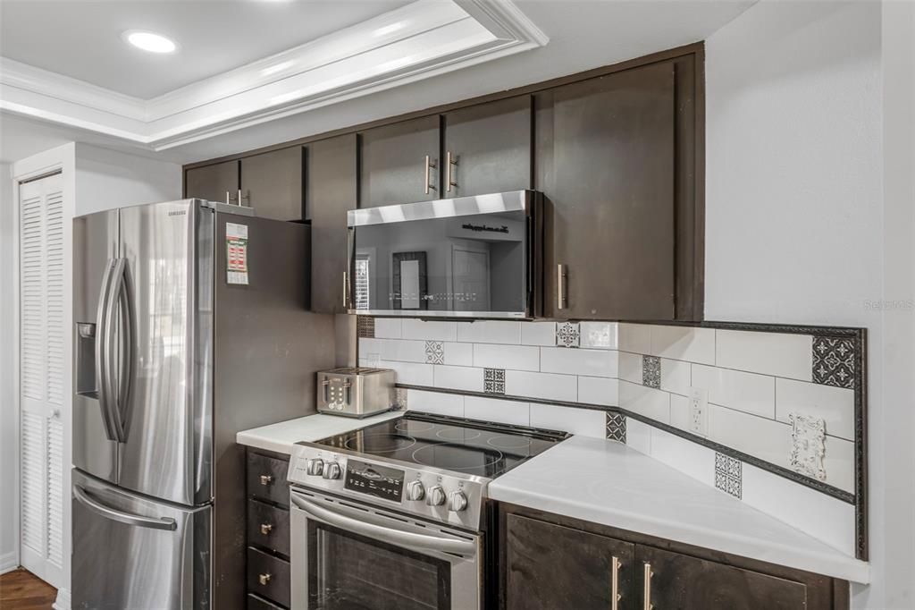 For Sale: $279,900 (2 beds, 2 baths, 1425 Square Feet)