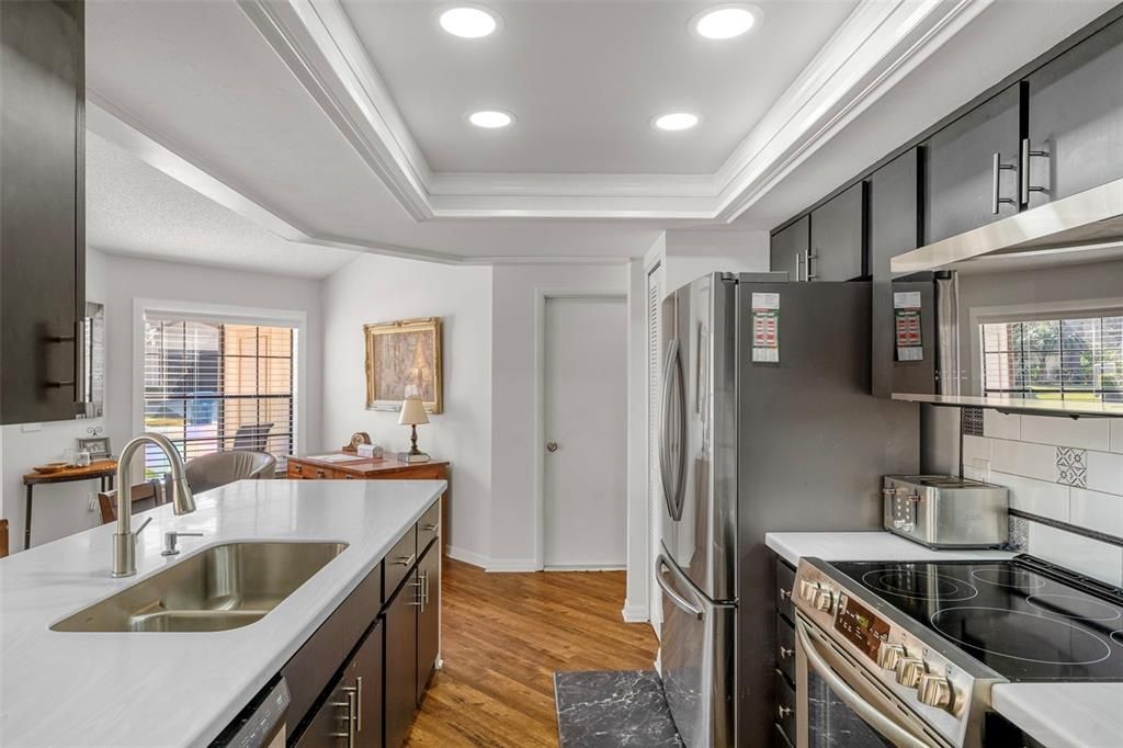 For Sale: $279,900 (2 beds, 2 baths, 1425 Square Feet)