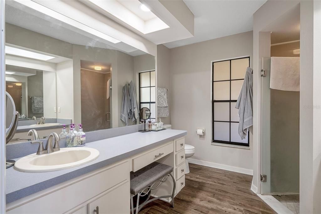 For Sale: $279,900 (2 beds, 2 baths, 1425 Square Feet)