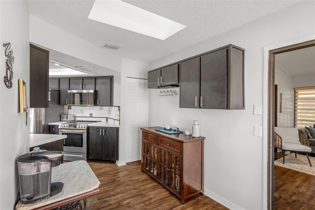 For Sale: $279,900 (2 beds, 2 baths, 1425 Square Feet)