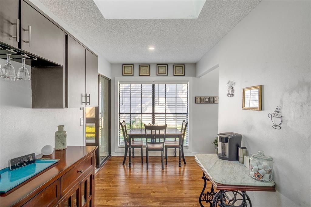 For Sale: $279,900 (2 beds, 2 baths, 1425 Square Feet)