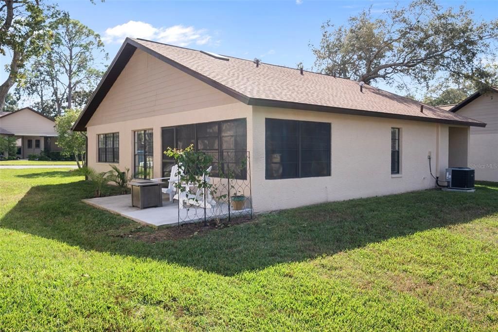 For Sale: $279,900 (2 beds, 2 baths, 1425 Square Feet)