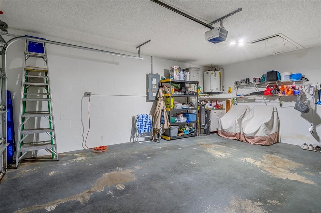 For Sale: $279,900 (2 beds, 2 baths, 1425 Square Feet)