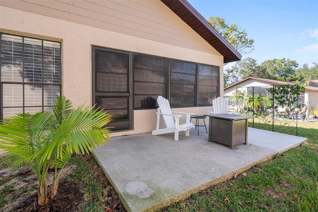 For Sale: $279,900 (2 beds, 2 baths, 1425 Square Feet)