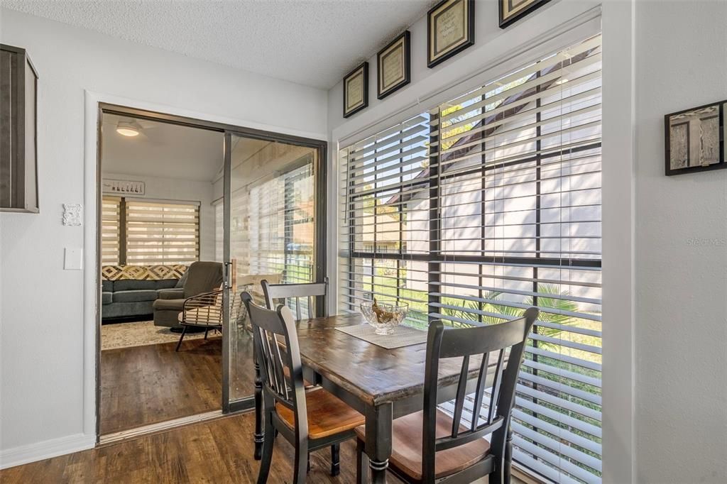 For Sale: $279,900 (2 beds, 2 baths, 1425 Square Feet)