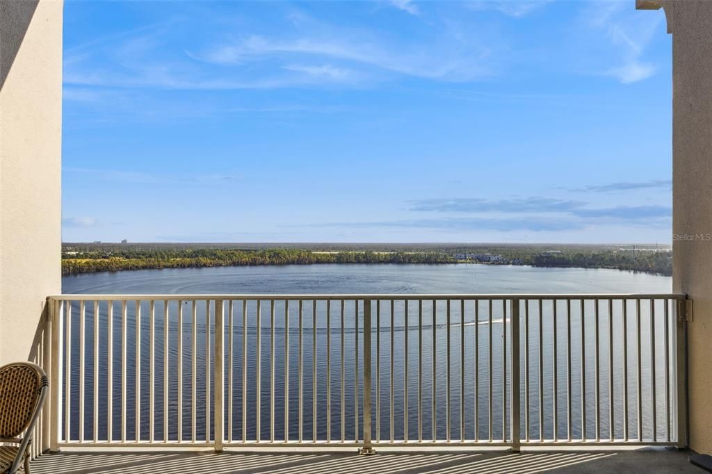 For Sale: $239,000 (1 beds, 2 baths, 798 Square Feet)