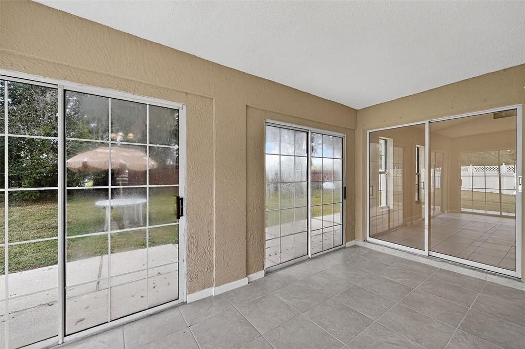 Activo con contrato: $325,000 (3 camas, 2 baños, 1434 Pies cuadrados)