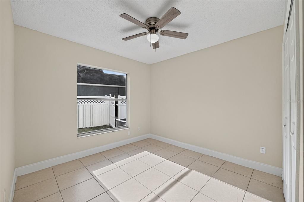 Activo con contrato: $325,000 (3 camas, 2 baños, 1434 Pies cuadrados)