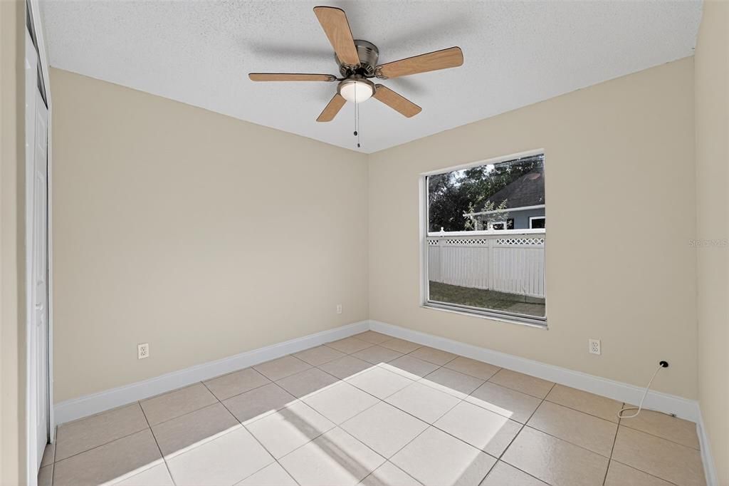 Activo con contrato: $325,000 (3 camas, 2 baños, 1434 Pies cuadrados)